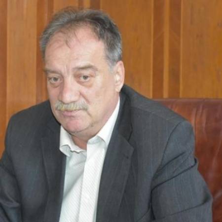 ПРЕДСЕДНИК УПУТИО ЧЕСТИТКЕ ПОВОДОМ ПРАЗНИКА