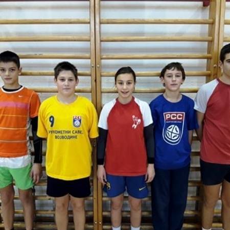 ПРИГРЕВАЧКИ РУКОМЕТАШИ НА ТЕСТИРАЊУ ЗА РЕПРЕЗЕНТАЦИЈУ ВОЈВОДИНЕ