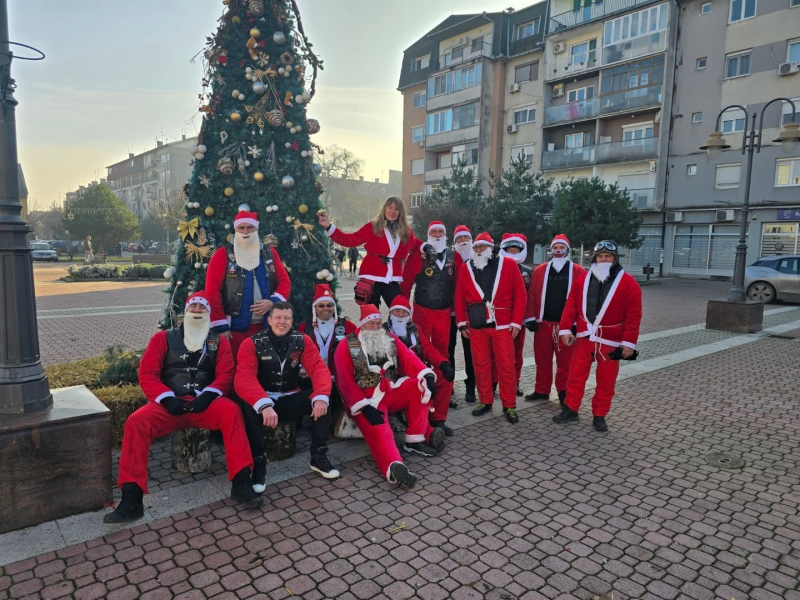 БАЈКЕРИ ОБРАДОВАЛИ МАЛИШАНЕ У ВРТИЋИМА