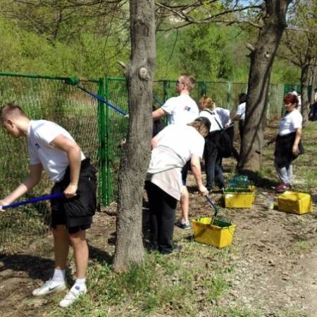 РАДНА АКЦИЈА АКТИВИСТА СНС-А У БАЊИ ЈУНАКОВИЋ