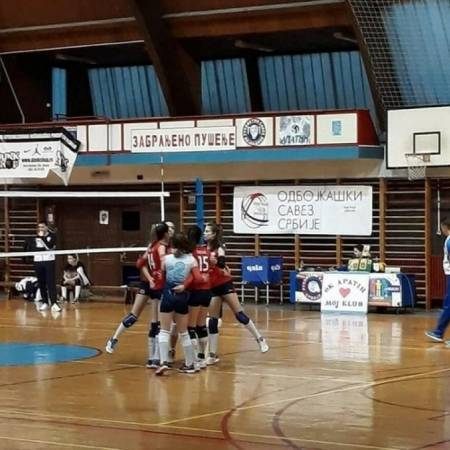 АПАТИНСКЕ ОДБОЈКАШИЦЕ ЗАВРШИЛЕ ПРОЛЕЋНИ ДЕО ПРВЕНСТВА ПОБЕДОМ НАД ОЏАЧАНКАМА