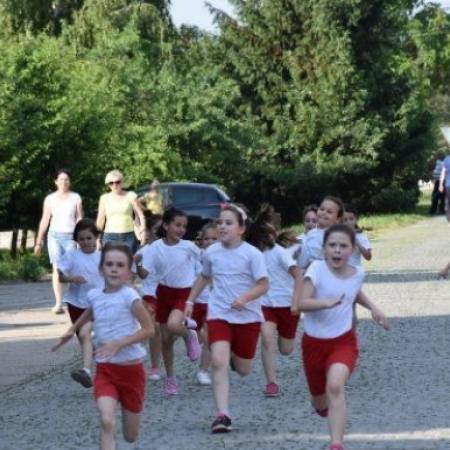УЛИЧНЕ ТРКЕ ПОВОДОМ МАЈСКИХ СВЕЧАНОСТИ  У ПРИГРЕВИЦИ