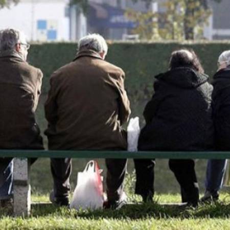 ДРЖАВА ЋЕ ПОМОЋИ СТАРИЈИМ ЛИЦИМА ДА ПЛАТЕ ДОМ ЗА СТАРЕ