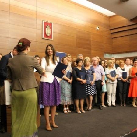 СОМБОРСКОЈ БОЛНИЦИ УГОВОР У ИЗНОСУ ОД 5.500.000,00 ЗА НАБАВКУ САНИТЕТСКОГ ВОЗИЛА