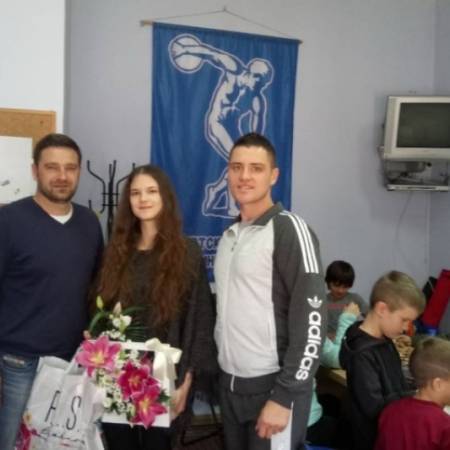 МАРИНА ГАЈЧИН СА ДЕЦОМ У СПОРТСКОМ САВЕЗУ ОПШТИНЕ АПАТИН