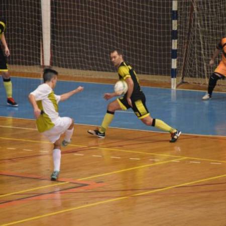 АПА-ФУТСАЛ ПОБЕДИО ПЧИЊУ 6:4,У ПЕТК ДЕРБИ
