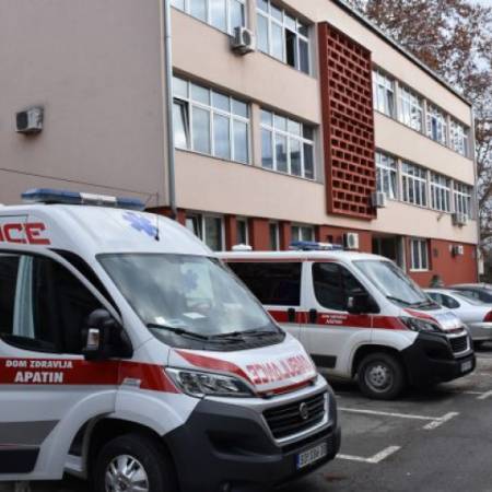 ДОМ ЗДРАВЉА АПАТИН ДОБИЈА ВОЗИЛО ЗА ПРЕВОЗ ПАЦИЈЕНАТА НА ДИЈАЛИЗУ