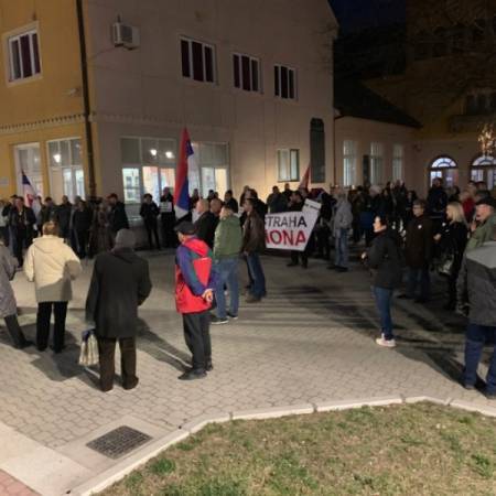 НА СЕДМОМ ПРОТЕСТУ „1 ОД 5 МИЛИОНА“ И ЛАЖНИ ВУЧИЋ!