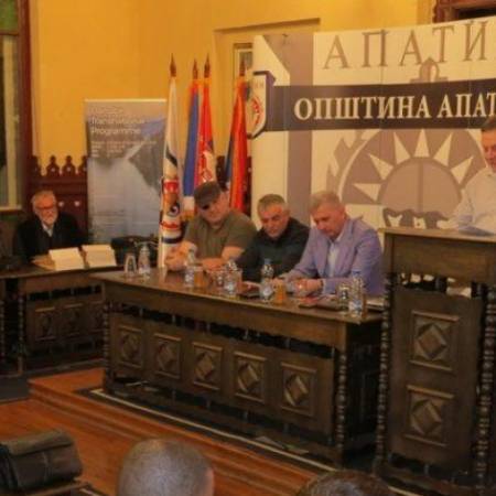 ОДРЖАНА ТРИБИНА - 20 ГОДИНА ОД БИТКЕ ЗА ПАШТРИК﻿