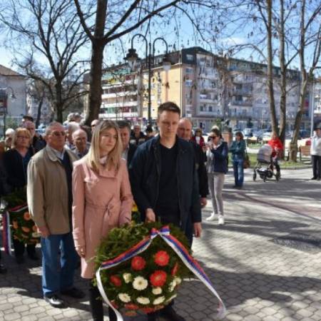 ОБЕЛЕЖЕН ДАН СЕЋАЊА ПОВОДОМ 20 ГОДИНА ОД НАТО АГРЕСИЈЕ