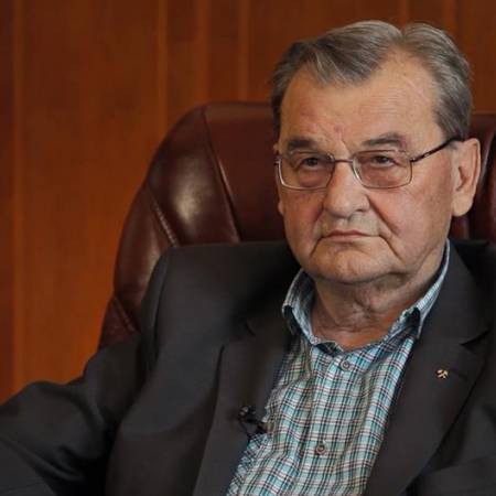 ЛИК И ДЕЛО ДР ЖИВОРАДА СМИЉАНИЋА ТРАЈНО ОБЕЛЕЖИТИ