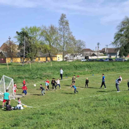 TATE UREDILE FUDBALSKI TEREN KOD „ŠARANA“
