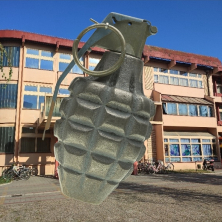 LAŽNE DOJAVE O POSTAVLJENIM BOMBAMA U ČETIRI ŠKOLE U APATINSKOJ OPŠTINI